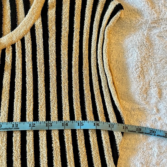 Zara - Size L
Striped Black and Tan (Taupe) Women's Knit Button Front Top - Picture 4 of 8